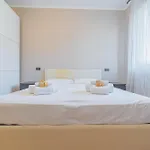 Vicino Stazione, Brixia Apartmet דירה ברשה
