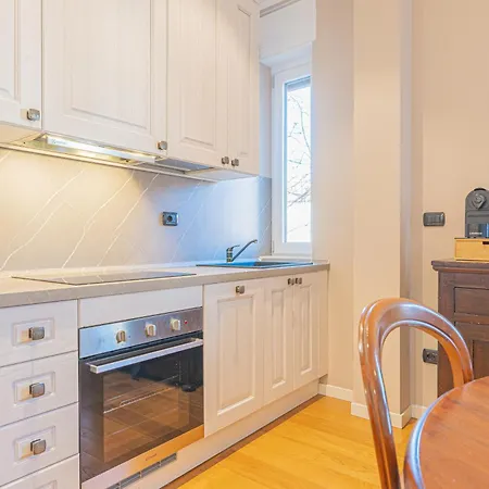 Vicino Stazione, Brixia Apartmet ברשה